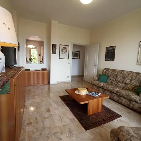 Apartamento Casa Sandrina, Un Romantico Rifugio Vista Stresa